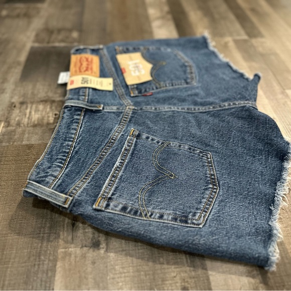 Levi's Women's Dark Blue 501 Jean Shorts - Picture 4 of 5